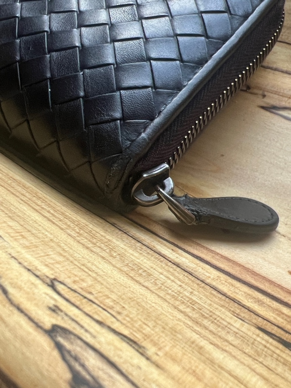 Bottega Veneta Intrecciato Dark Brown Lambskin Long Wallet - Distressed Corners - Picture 7 of 12